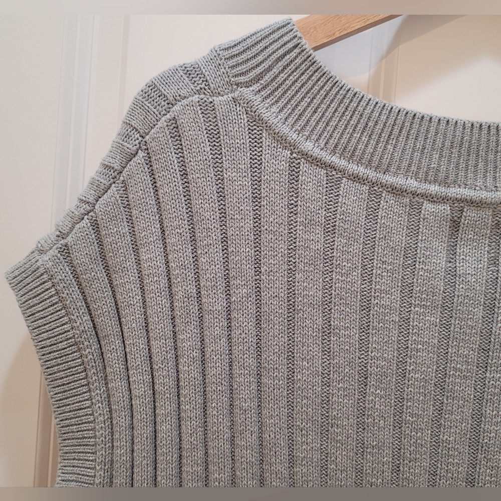 GAP 100% Cotton Dolman Rib V-Neck Sweater Vest, Heather Light Gray - Picture 6 of 14